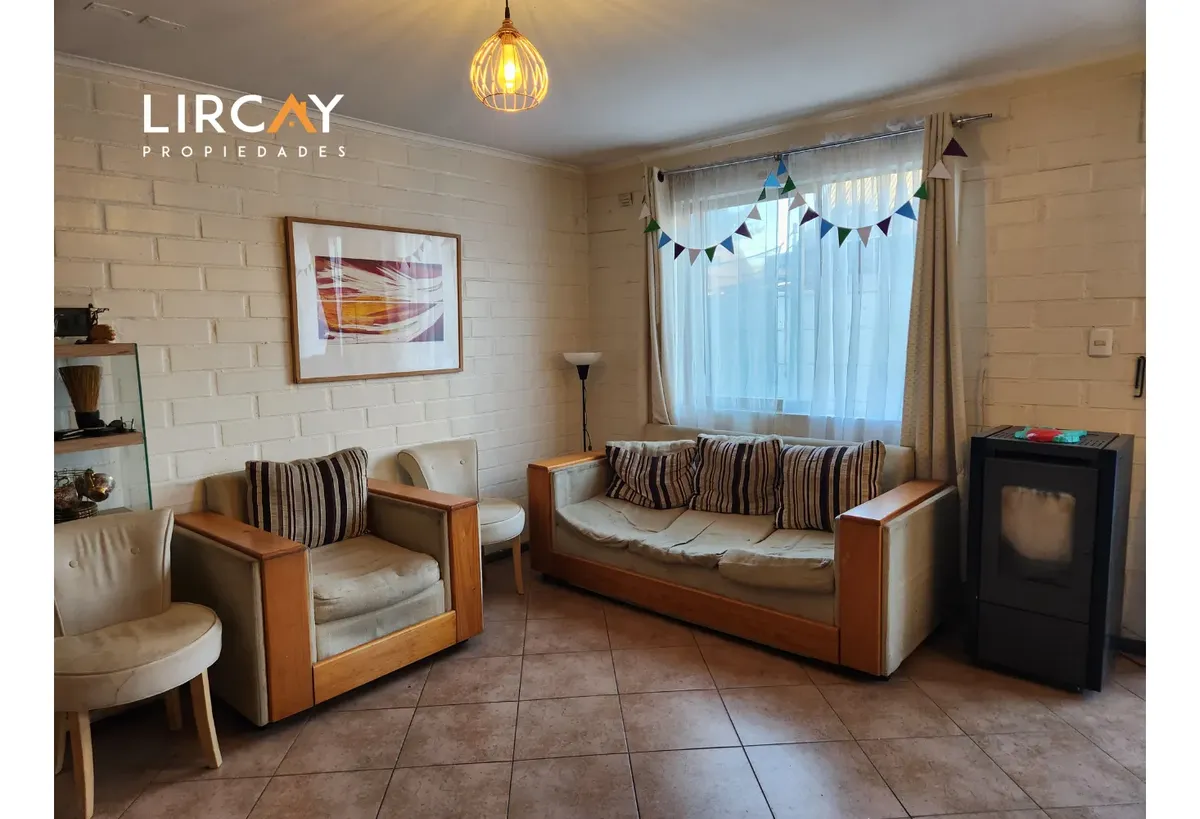 Imagen 5 de 11 de No Esperes Más Y Compra Esta Casa Con Inmejorable Ubicació