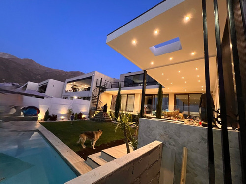 Casa En Exclusivo Condominio