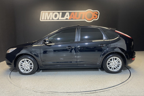 Ford Focus 2.0 Ghia 5p Mt 2010