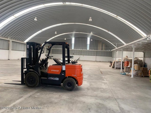 Bodega De 1200 M2 Cerca De Aeropuerto De Querétaro 