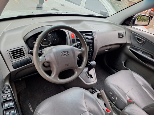 Hyundai Tucson 2.0 MPFI GLS 16V 143CV 2WD GASOLINA 4P AUTOMÁTICO