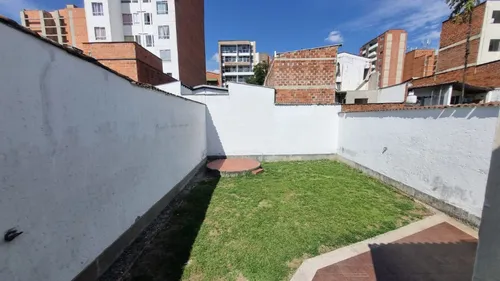 Casa Local Independiente Ubicada Entre Glorieta De Colombia Y Estacion Floresta