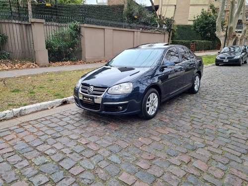 Imagen 3 de 14 de Volkswagen Vento 2.5n Luxury Mt 2009