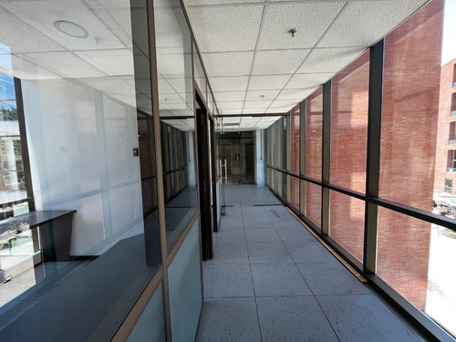Vista Panorámica 300m2 Ciudad Empresarial Trifásica Privados