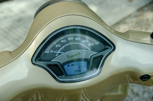 Imagen 9 de 15 de Scooter Vespa Elegante Vxl 150cc Beige 0km Cuotas Garantia