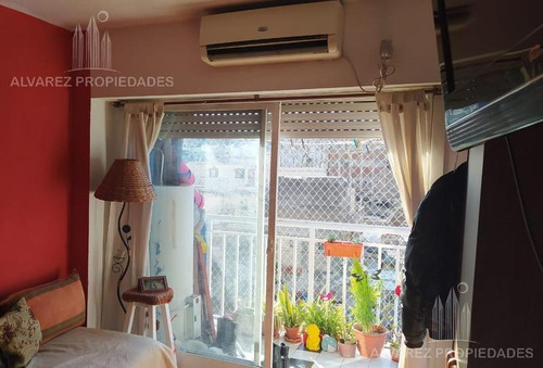 Imagen 3 de 11 de Departamento Monoambiente Venta Flores Permuta