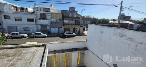 Imagen 2 de 15 de Casa 4 Amb Mataderos Con Patio Y Terraza