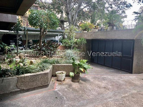Pent House En Venta De 2 Niveles, Con Amplios Y Ventilados Espacios En San Bernardino, 25-4833