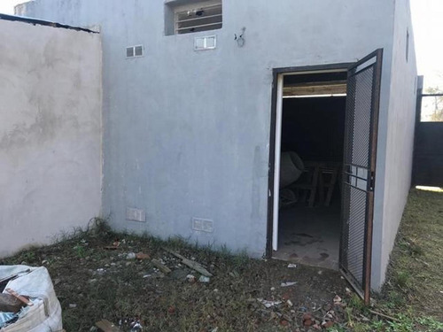 Imagen 2 de 10 de Local Con Vivienda En Venta En Manzanares Pilar