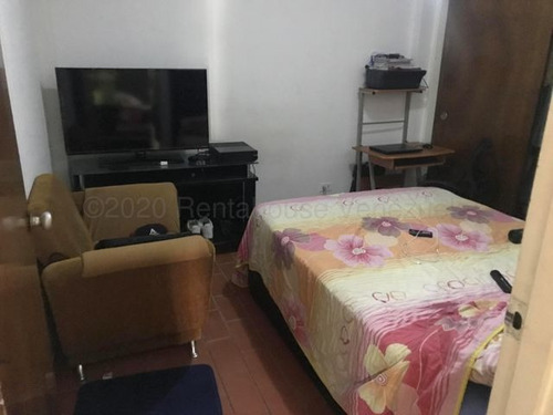 Imagen 10 de 14 de Santa Paula, Se Vende Apartamento. Cod. 21-1038