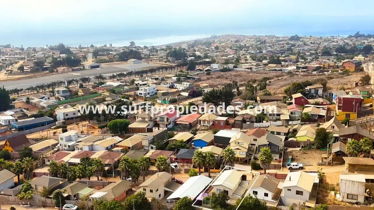 Imagen 4 de 15 de Casa Dos Pisos Con Vista Al Mar En Condominio