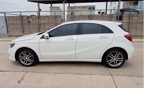 Imagen 5 de 11 de Mercedes Benz A200 Blueefficency Urban At 2016 Financiado