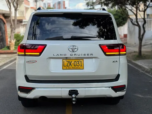 Toyota Land Cruiser 3.5 V6 Zx L300