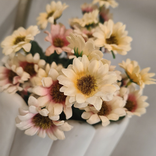 Buquê Margarida 21 Flores Artificiais Decoração Toque Real Cor Amarelo Claro