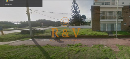 Imagen 11 de 11 de Frente Al Mar.