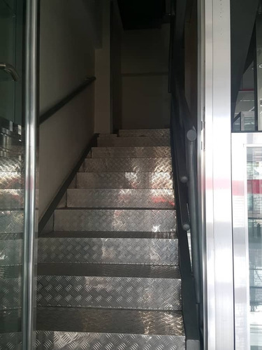 Imagen 22 de 30 de Para Oportunidad De Negocio, Local Comercial En Venta, Ubicado En Torre Venaragua, Calle Santos Michelena