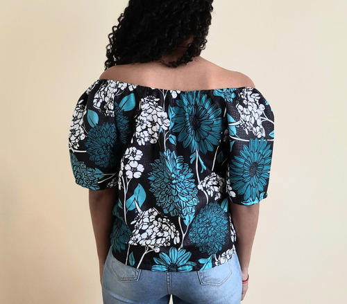 Imagem 4 de 4 de Blusa Cropped Feminina Tecido Helen