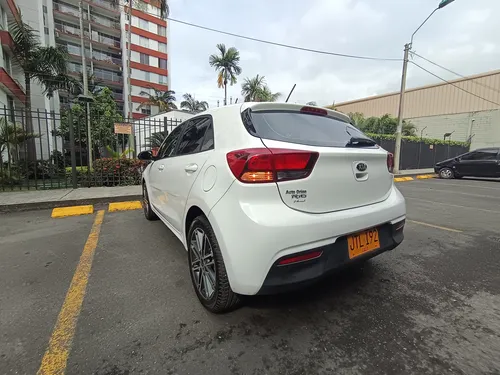 Kia Rio 1.4 Vibrant At