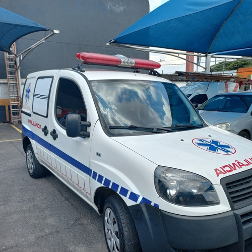 Imagem 10 de 15 de Fiat Doblo Cargo Ambulancia 2014 1.8 Flex