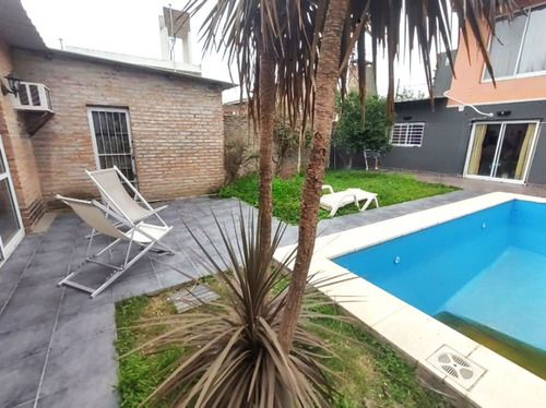 Venta Casa 4 Dormitorios Pileta Quincho Jardin  