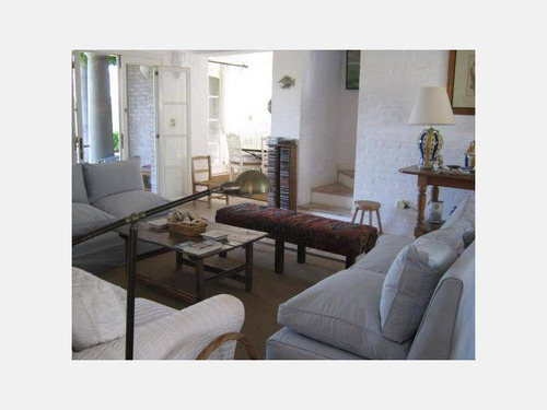 Imagen 6 de 10 de Id 1769 - Muy Buena Residencia En Rincón Del Indio, Con 4500 Mt2 De Parque.