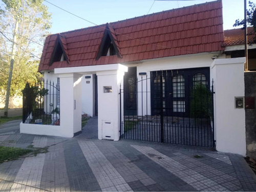 Imagen 10 de 10 de Venta- Re Tasada! Bajo El Precio Casa Con Pileta Y Parrilla!