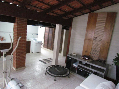 Imagem 10 de 21 de Sobrado Médio Padrão, Acabamento Fino Com Piscina-estrela Dalva - 05