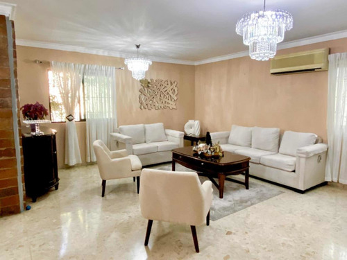 Imagen 6 de 18 de Venta De Casa. En Las Praderas Distrito Nacional