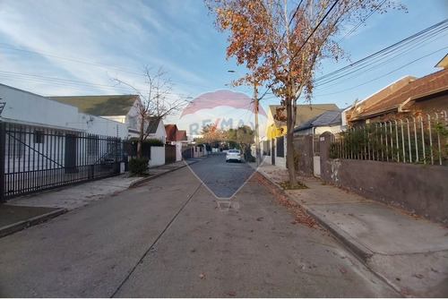 Casa En Venta Ñuñoa, 5d + 4b + 3est, Suarez Mujica