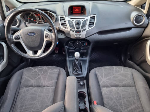Imagen 6 de 15 de Ford Fiesta Kinetic Design 1.6 Titanium