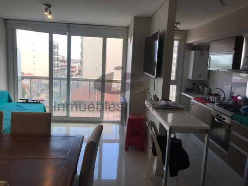 Imagen 25 de 28 de Venta 2 Amb En Edificio
