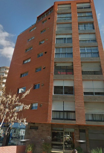 Apto. 2 Dorm. En Felix Buxareo Esq. Echevarriarza Barrio Pocitos U$s198000