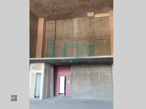 Local Comercial En Arriendo. Ñuñoa. 177m2. Metro Irarrazaval