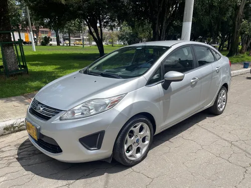Ford Fiesta 1.6 Sportback Automática