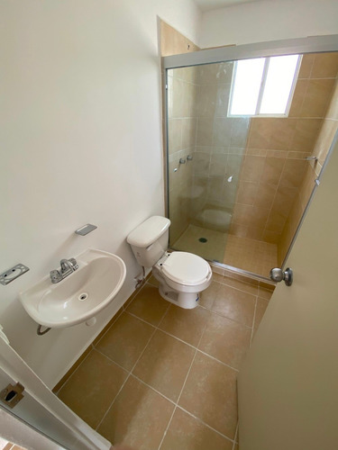 Imagen 3 de 12 de Hermosa Casa Nueva En Privada En Real Solare