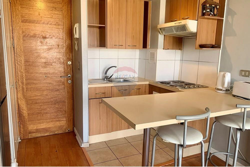 Un Dormitorio, Vicuña Mackenna Con Marin !!