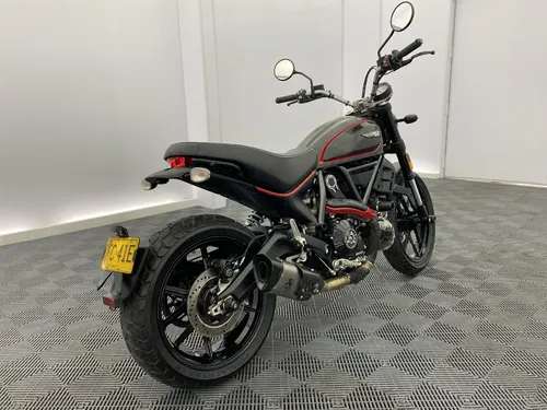 Ducati Scrambler 800 Dark