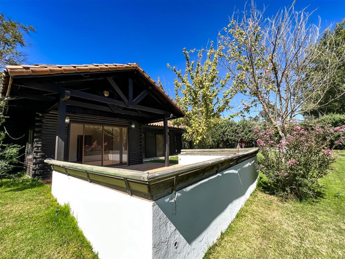 Casa En Venta De 4 Dorm. En Navidad