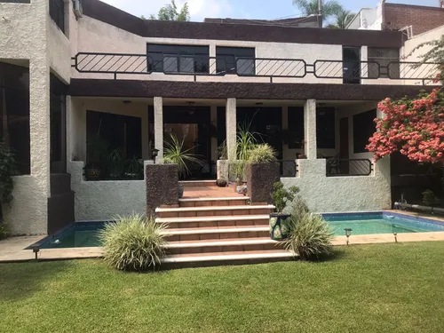 Casa En Venta Con Seguridad 24/7, Alberca Y 4 Rec. En Palmira... 7,700,000