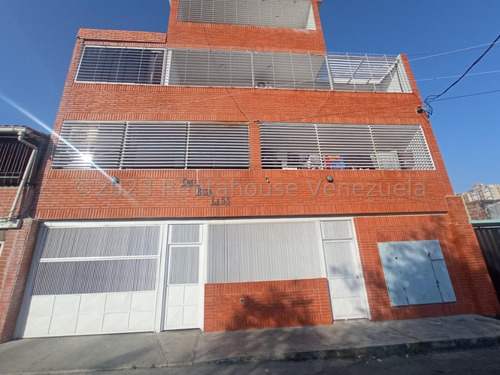 Apartamento Económico En Barquisimeto Zona Oeste 24-15187 App