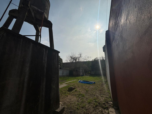 Casa En Venta - 4 Dormitorios 2 Baños - 688mts2 - La Plata