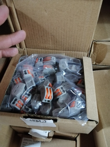 Imagen 3 de 5 de 100 Unidades Conector Eléctrico Rápido Wago 2 Entradas