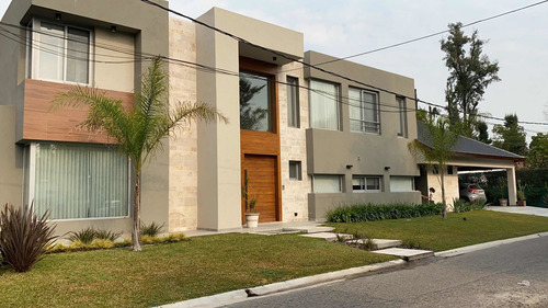 Imagen 1 de 14 de Casa En Venta En Country Club Las Lajas. Dueño Directo