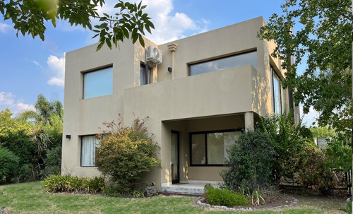 Casa Moderna En Lote Central. Apta Credito. Barrio Cerrado St. Matthews Pilar