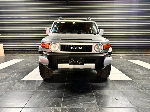 Toyota Fj Cruiser 3p Premium Aa Ee Ra Abs 4x4 At