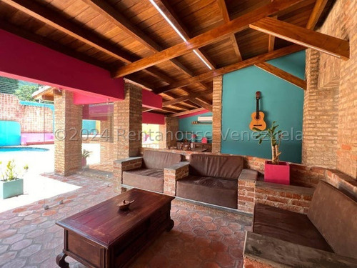 Casa De Campo En Venta En Sector Ojo De Agua El Castaño Remodelada Con Planta Electrica Piscina Y Sistema De Seguridad Kg:25-2941