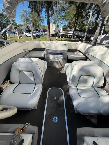 Lancha Bayliner 1750 Capri Americana