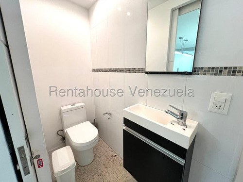 Bella Oficina Totalmente Equipada Y Amoblada En Santa Paula. Mls # 25-23964 Lp