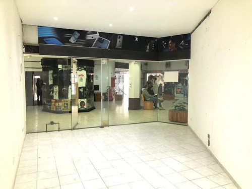 Oportunidad Única Local Comercial De 26 M En Pleno Provid