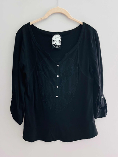 Remera Negra Algodón, 3/4, Con Encaje De Mujer Daniel Cassin